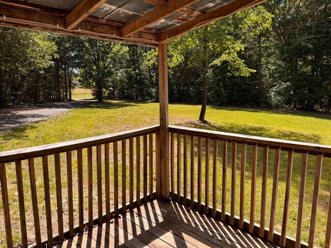 Building Photo - 3 Bed, 1.5 bath mobile home