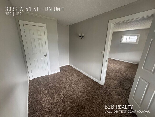 Building Photo - 3039 W 51st St