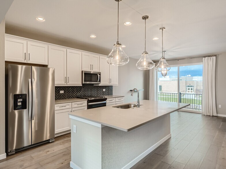 Kitchen - 8636 Wolf Valley Dr