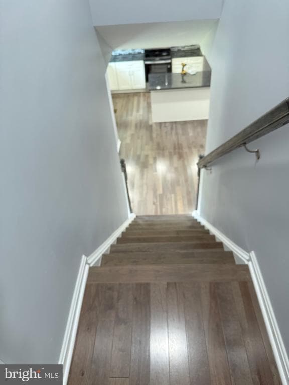 Building Photo - 7810 Newington Woods Dr