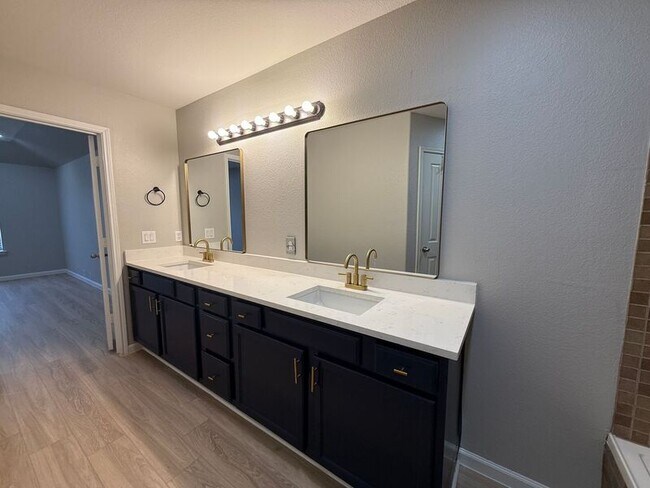 Building Photo - 1909 Morning Dove Dr