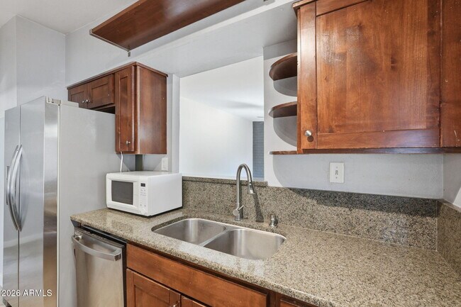 Building Photo - 1609 E Gaylon Dr