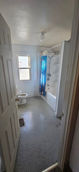 Building Photo - 1236 Dewey Ave