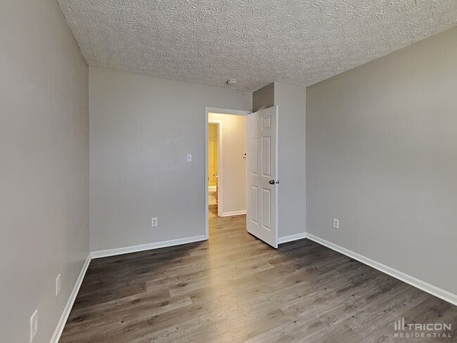 Building Photo - 2613 Cooper Pointe Cir