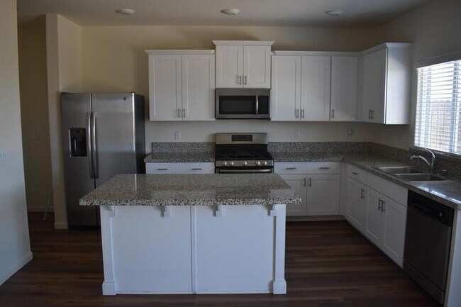 Building Photo - 4297 Freemark Ave