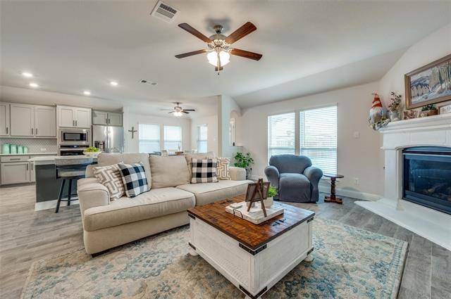Building Photo - 2937 Log Cabin Dr
