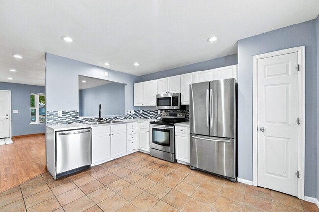 Building Photo - $2,740.95 with $300 Off The First Month's Rent, 3 Beds - 2.5 Bath, Single Family Home in Westmins...