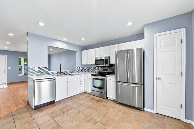 Building Photo - $2,840.95 with $300 Off The First Month's Rent, 3 Beds - 2.5 Bath, Single Family Home in Westmins...
