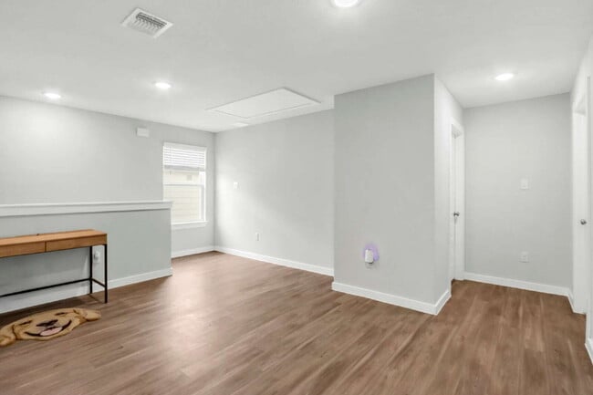 Building Photo - "Charming 4-Bedroom Sanctuary with 2.5 Baths in San Antonio – Spacious 2,097 Sq Ft Home available...