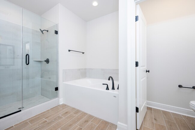 Building Photo - 3630 Ancient Oaks Cir