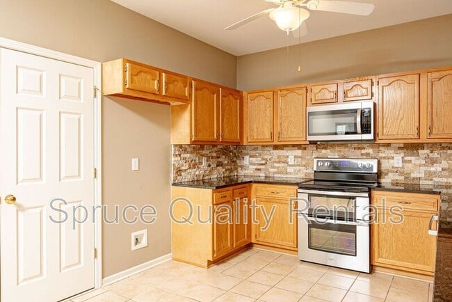 Building Photo - 6201 Elderbush Dr