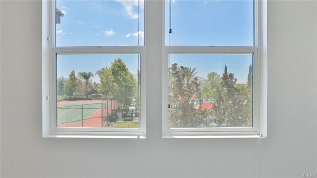 Building Photo - 2832 E Clementine Dr