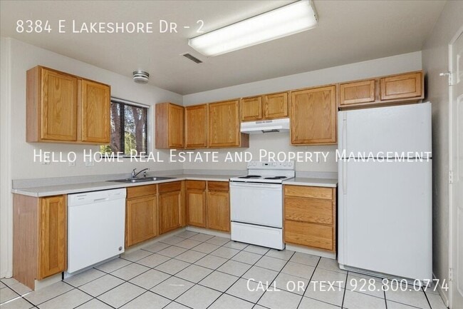 Building Photo - 8384 E Lakeshore Dr