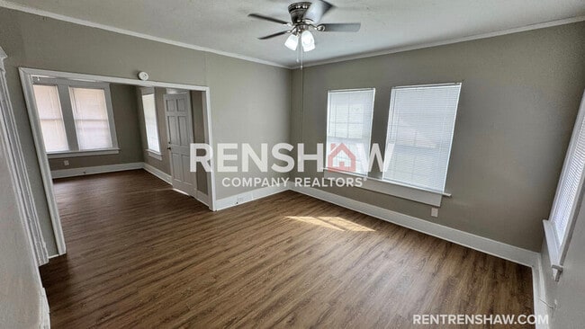 Building Photo - 919 N Willett St