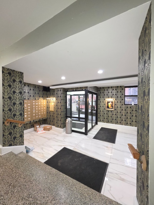 Building Photo - 165 Vroom St