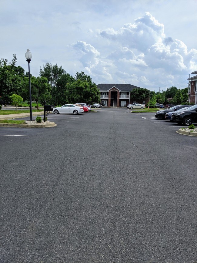 Building Photo - 5601 Chariot Run Dr