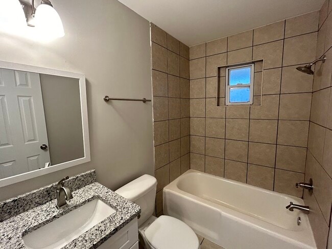 Building Photo - 4004 Mc Vay St SW