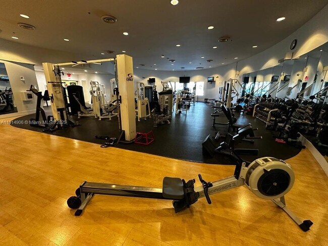 Building Photo - 5600 Collins Ave