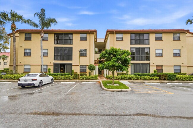 Building Photo - 5155 Europa Dr