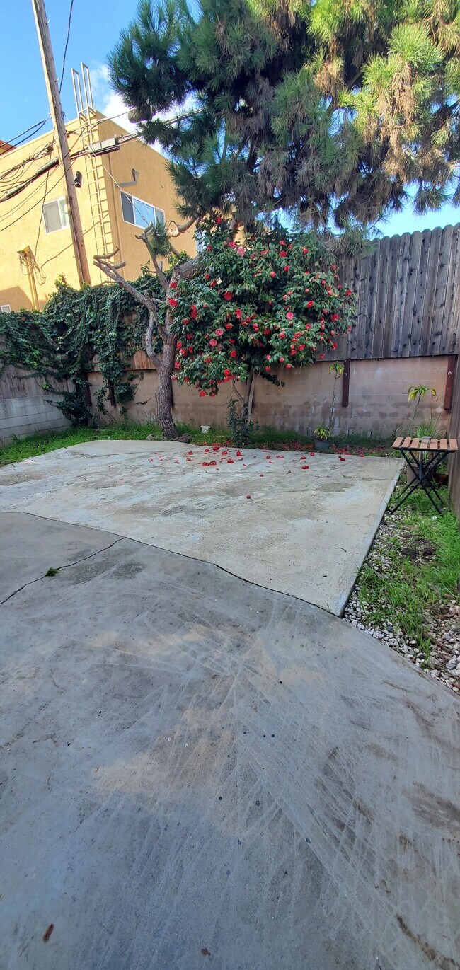 Building Photo - 11913 Culver Blvd