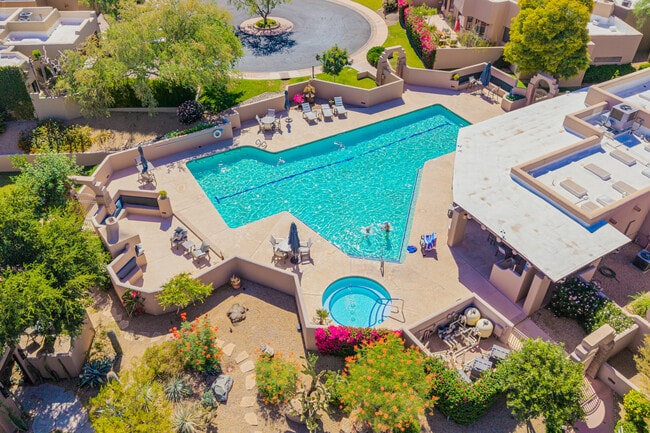 Building Photo - 6711 E Camelback Rd