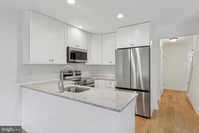 Building Photo - 235 Copper Beech Dr