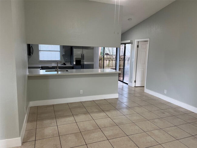 Building Photo - 500 NE 34th St