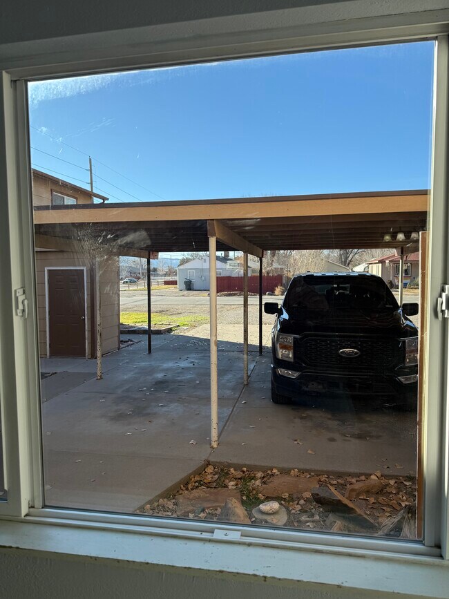 Building Photo - 2896 Orchard Ave