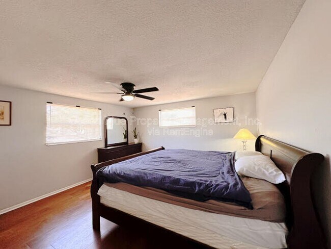 Building Photo - 7924 Halsey Dr