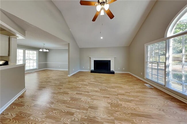 Building Photo - 39 Waterford Pl