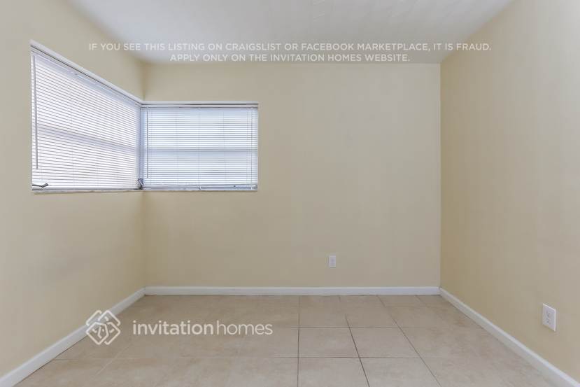 Building Photo - 3111 NE 9th Ave