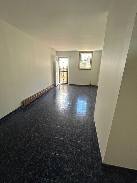 Building Photo - 1115 130th St