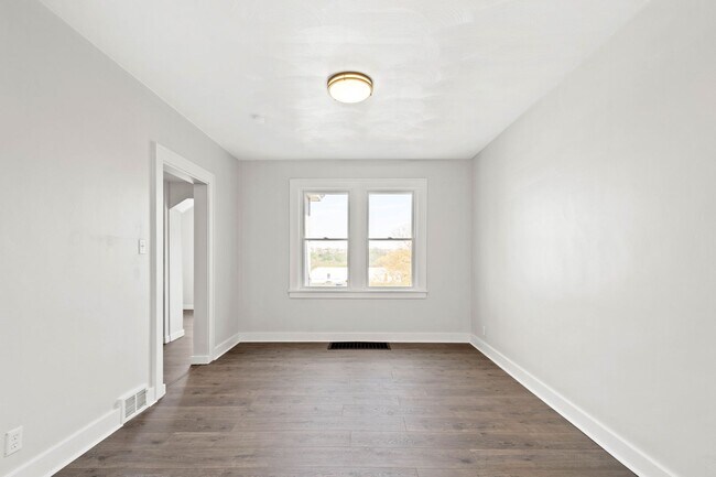Building Photo - Beautiful 3 bedroom home in Homestead available July 10!