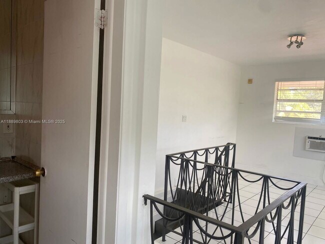 Building Photo - 421 NE 68th St