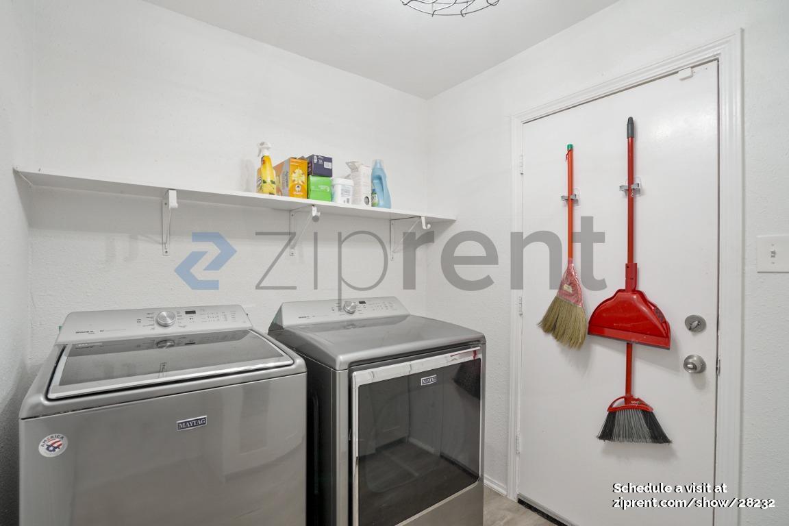 Building Photo - 9830 Sugarloaf Dr