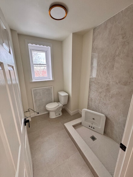 Building Photo - 21 E Mt Pleasant Ave