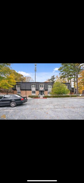 Building Photo - 325 Winding River Dr
