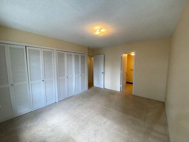 Building Photo - **KEALANI 2BD/2BA/1PK WAIKIKI CONDO FOR RENT**