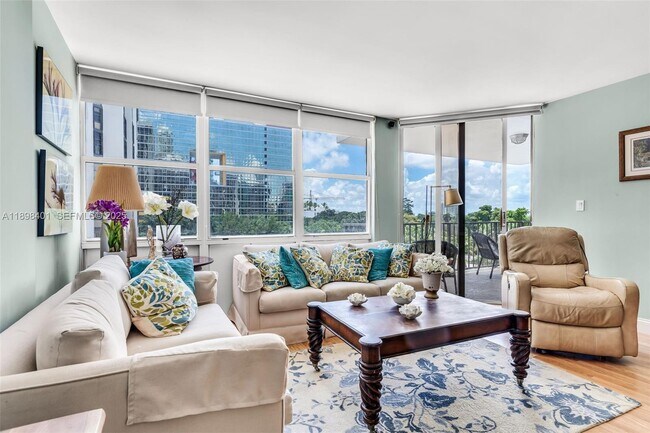 Building Photo - 1915 Brickell Ave