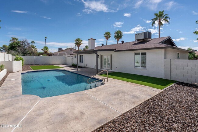 Building Photo - 6016 E Evans Dr