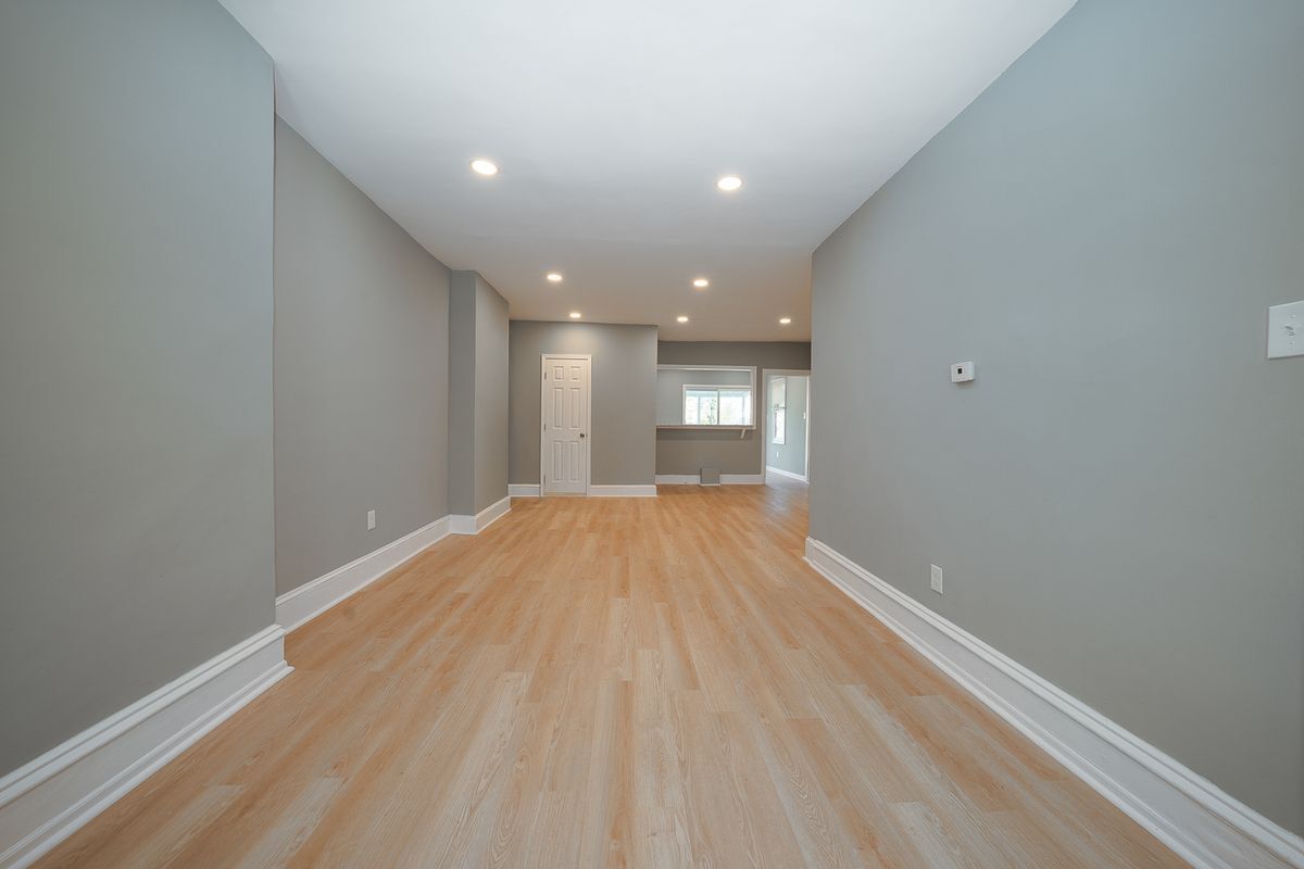 Building Photo - 732 Buck Ln