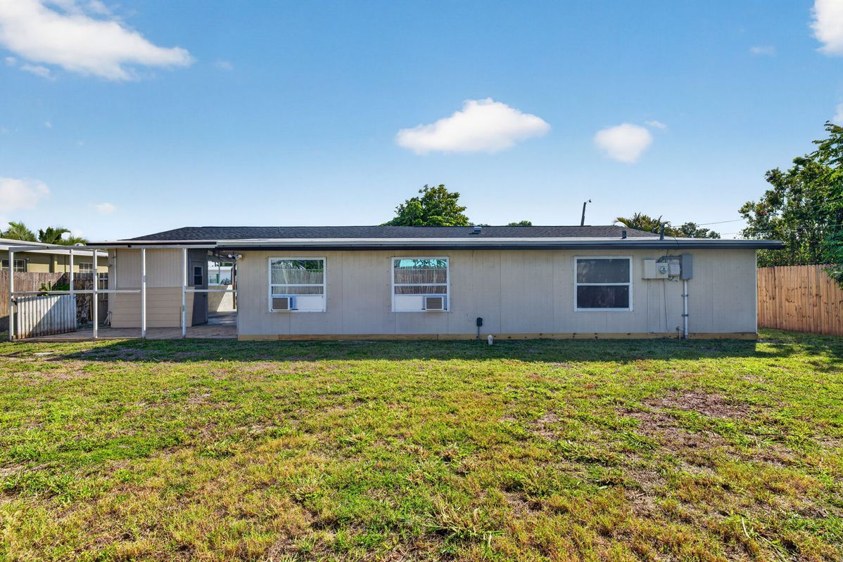 Building Photo - 2159 Gerard Ct