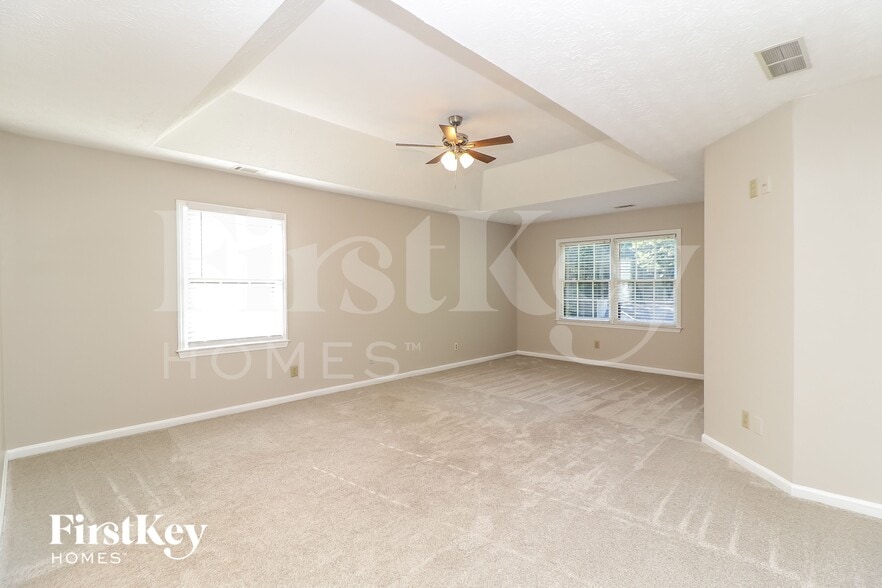 Building Photo - 205 Timber Oak Cove
