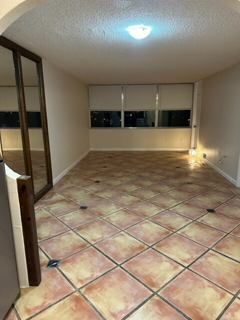 Building Photo - 1300 NE Miami Gardens Dr