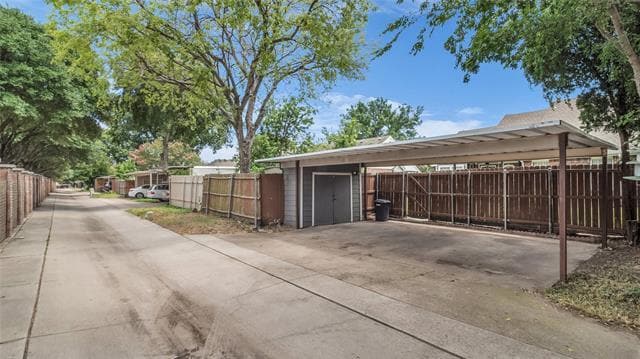 Building Photo - 1407 Broadmoor Dr