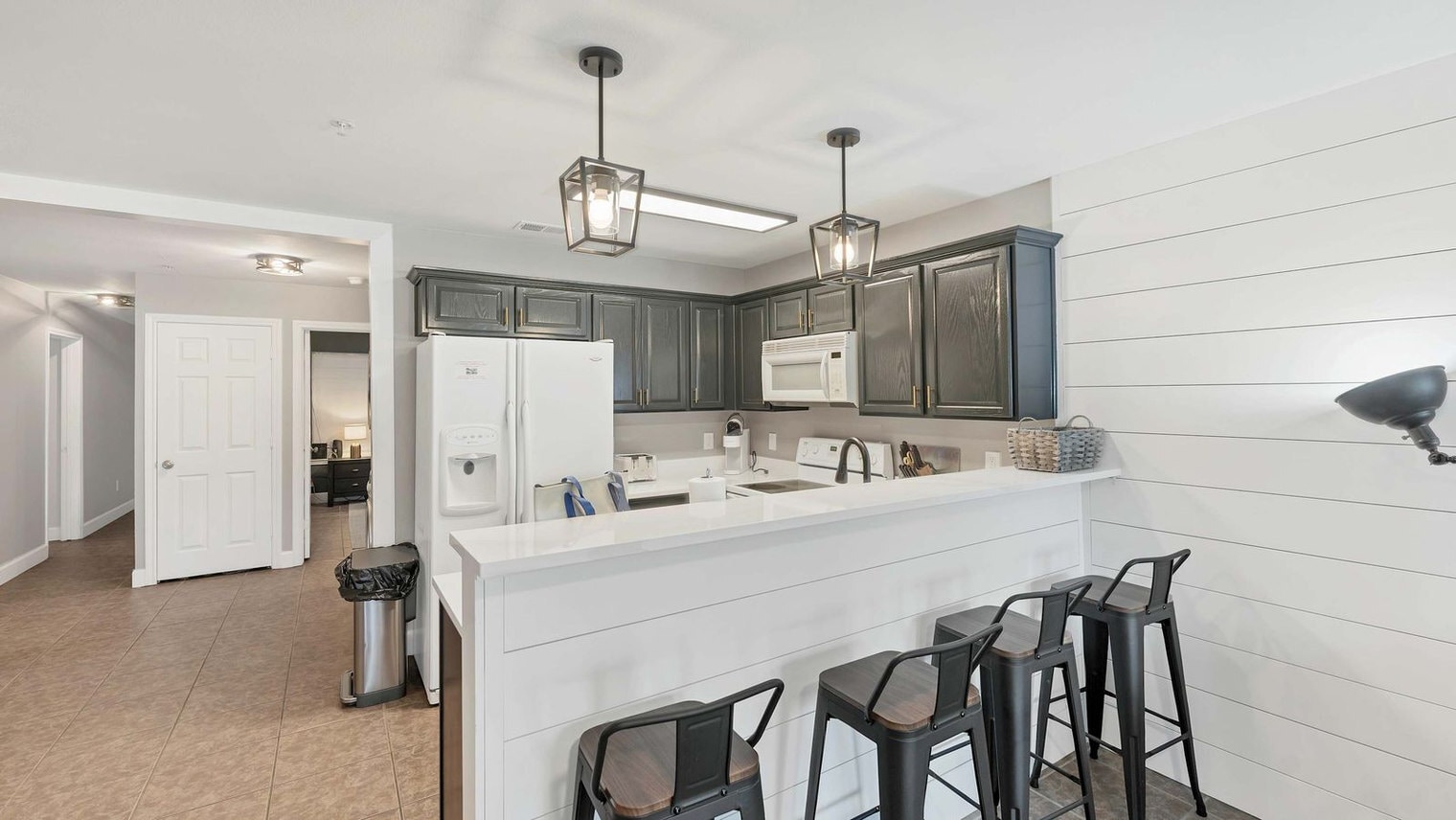 Building Photo - 730 E Mather St