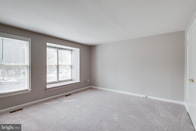 Building Photo - 2133 Whisper Way