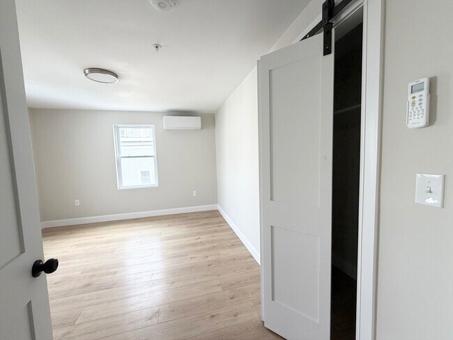 Building Photo - 3 1/2 Buffum St