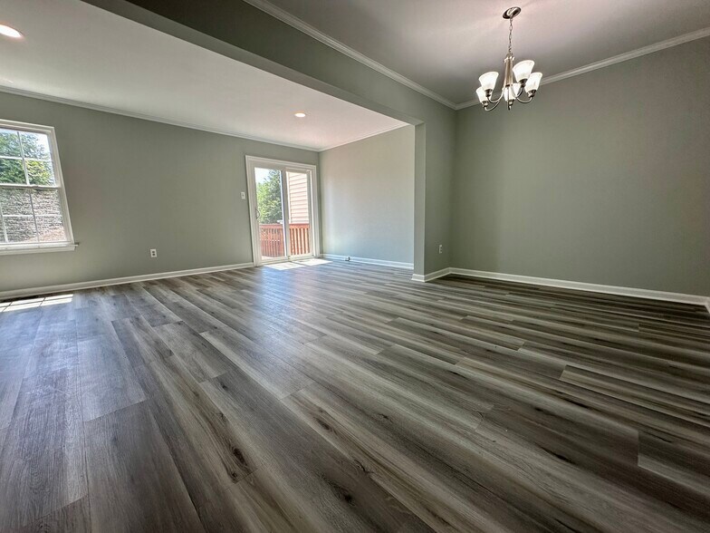 Building Photo - 6731 Sandpiper Ct