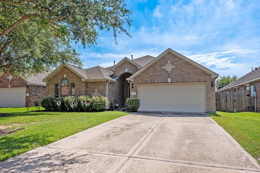Building Photo - 119 Emerald Loch Ln